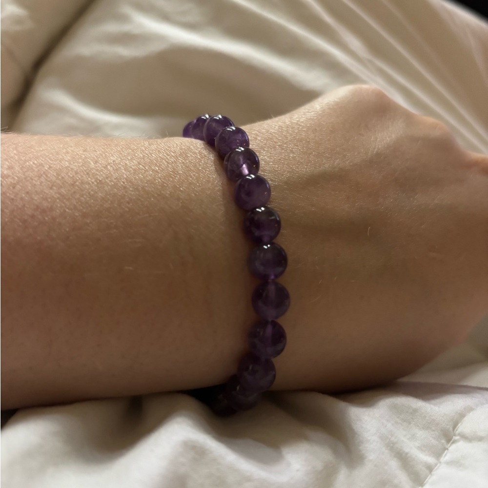 NEW AMETHYST PURPLE AUTHENTIC STRETCHY BEADED BRACELET.